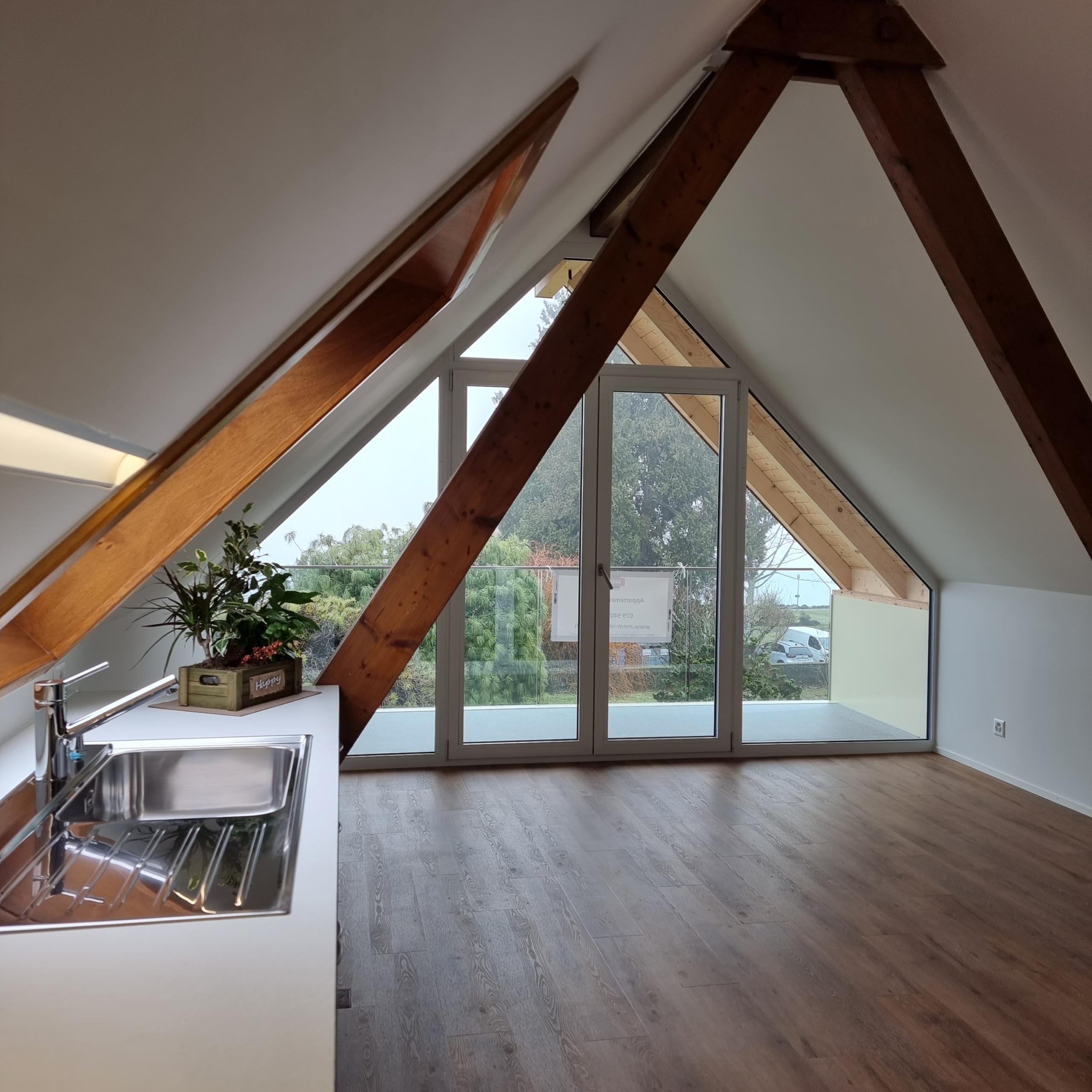 Rénovation et agrandissement de l'étage d'une villa à rolle. Transformation de l'étage en appartement indépendant.